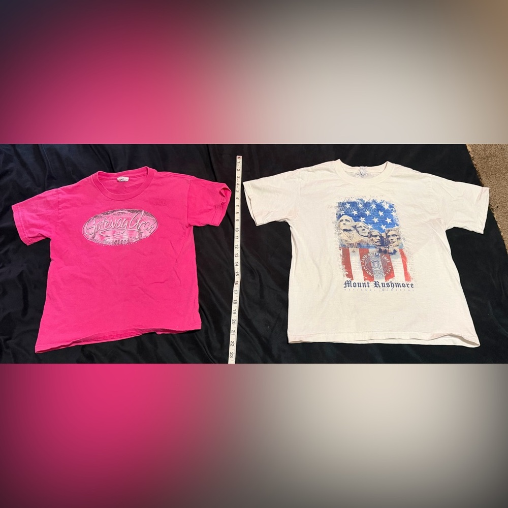 2 Like New Kids Shirts Gateway Arch & Mt Rushmore No Stains or Flaws Smoke Free
